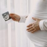 Best Pregnancy Doctor in Faridabad – Dr Shweta Mendiratta