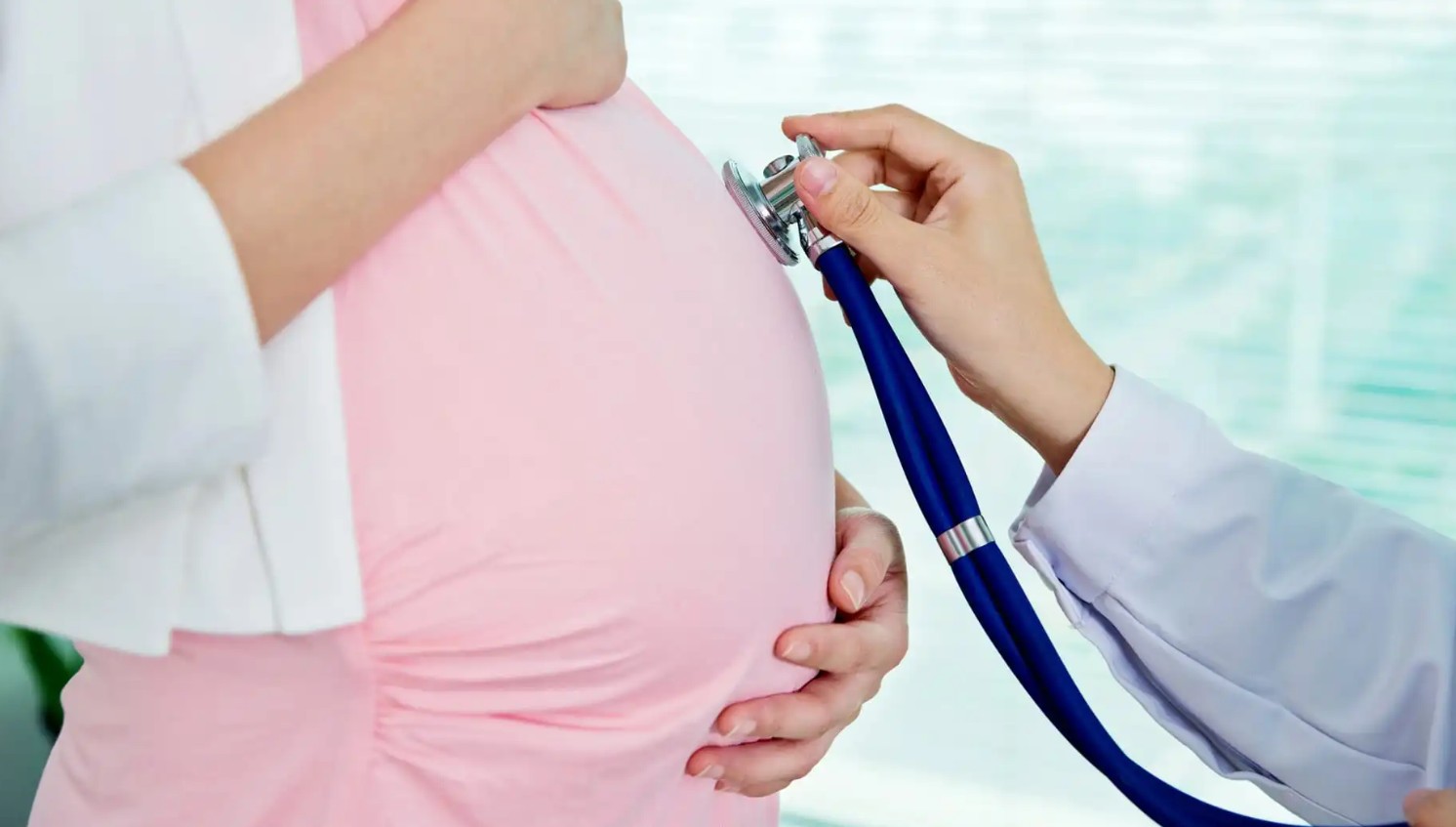 Pregnancy Doctor in Faridabad - Dr Shweta Mendiratta