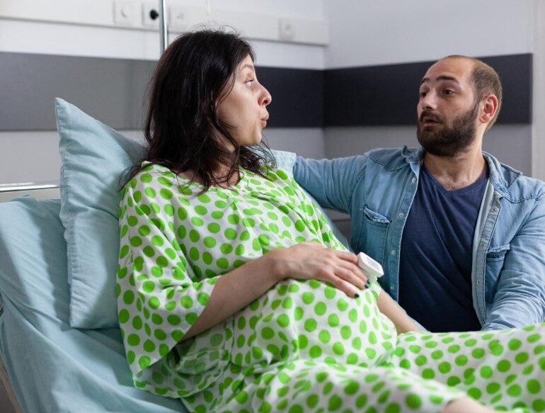 Best Gynecologist in Faridabad for Normal Delivery - Dr Shweta